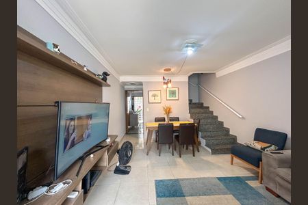 Casa à venda com 88m², 2 quartos e 2 vagas Casa à venda com 88m², 2 quartos e 2 vagasSala