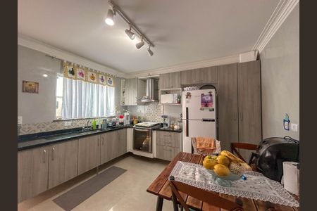 Casa à venda com 88m², 2 quartos e 2 vagas Casa à venda com 88m², 2 quartos e 2 vagasCozinha