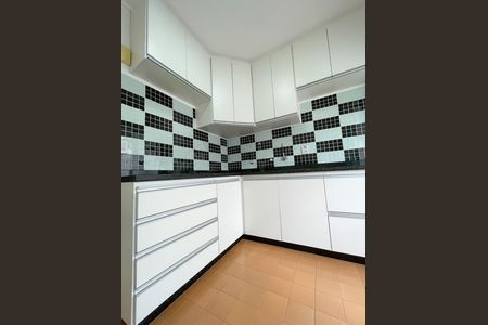 Apartamento à venda com 47m², 1 quarto e sem vaga Apartamento à venda com 47m², 1 quarto e sem vagaCozinha - Armários