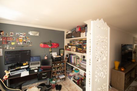 Casa à venda com 350m², 3 quartos e 2 vagasEscritório