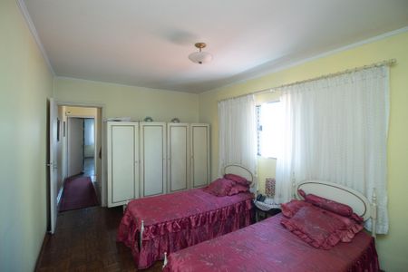 Casa à venda com 350m², 3 quartos e 2 vagasQuarto 2