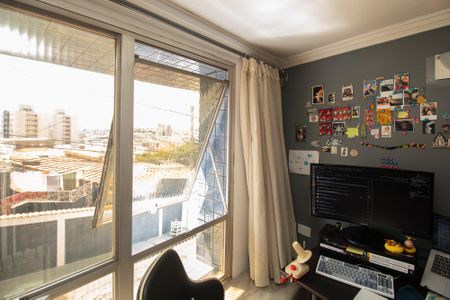 Casa à venda com 350m², 3 quartos e 2 vagasEscritório