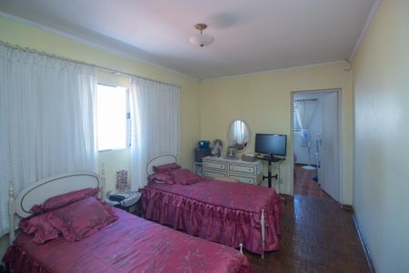 Casa à venda com 350m², 3 quartos e 2 vagasQuarto 2