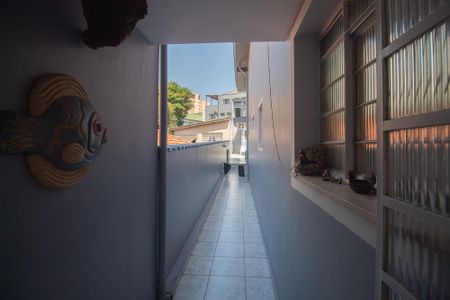 Casa à venda com 350m², 3 quartos e 2 vagasCorredor