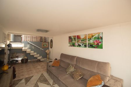 Casa à venda com 350m², 3 quartos e 2 vagasSala