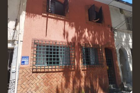 Casa à venda com 119m², 3 quartos e 1 vagaFachada