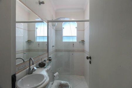 Casa para alugar com 120m², 3 quartos e 2 vagasBanheiro