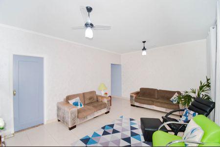 Casa à venda com 220m², 3 quartos e 2 vagasSala