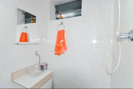 Casa à venda com 220m², 3 quartos e 2 vagasBanheiro de serviço