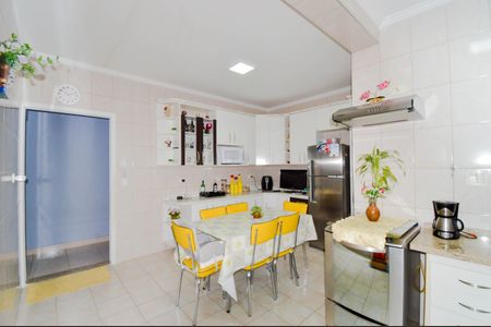 Casa à venda com 220m², 3 quartos e 2 vagasCozinha