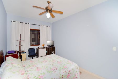 Casa à venda com 220m², 3 quartos e 2 vagasQuarto 2