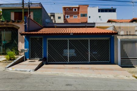 Casa à venda com 220m², 3 quartos e 2 vagasFachada