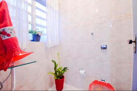 Casa à venda com 220m², 3 quartos e 2 vagasLavabo