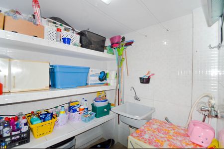 Casa à venda com 220m², 3 quartos e 2 vagasÁrea de Serviço