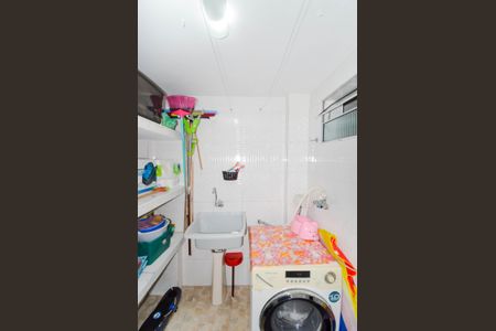 Casa à venda com 220m², 3 quartos e 2 vagasÁrea de Serviço