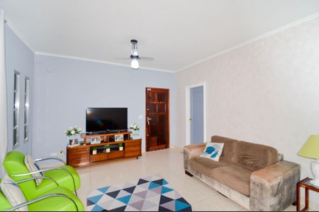 Casa à venda com 220m², 3 quartos e 2 vagasSala