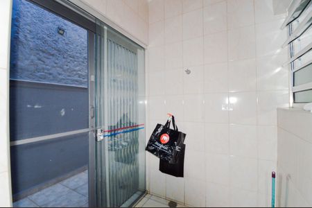 Casa à venda com 220m², 3 quartos e 2 vagasÁrea de Serviço