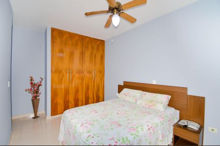 Casa à venda com 220m², 3 quartos e 2 vagasQuarto 2