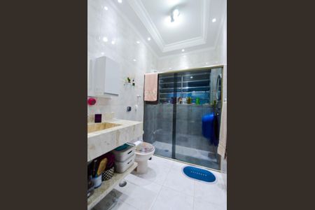 Casa à venda com 220m², 3 quartos e 2 vagasBanheiro