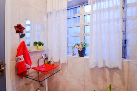 Casa à venda com 220m², 3 quartos e 2 vagasLavabo