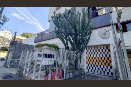 Apartamento para alugar com 120m², 2 quartos e 2 vagasFachada