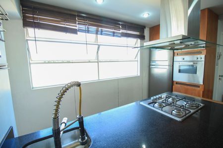 Apartamento para alugar com 120m², 2 quartos e 2 vagasCozinha