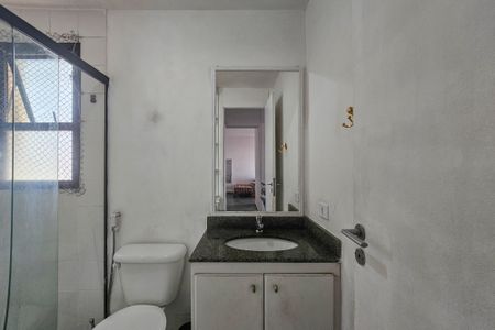 Apartamento para alugar com 90m², 2 quartos e 2 vagasBanheiro da suíte