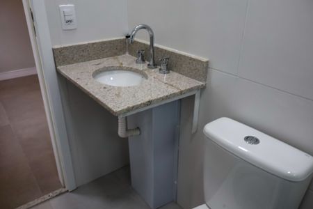 Apartamento à venda com 64m², 2 quartos e 1 vaga Apartamento à venda com 64m², 2 quartos e 1 vagaBanheiro da Suíte 1