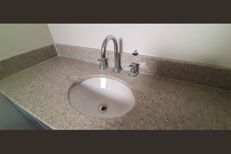 Apartamento à venda com 64m², 2 quartos e 1 vagaBanheiro da Suíte 2