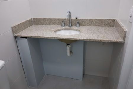 Apartamento à venda com 64m², 2 quartos e 1 vaga Apartamento à venda com 64m², 2 quartos e 1 vagaBanheiro da Suíte 2