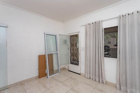 Casa à venda com 330m², 5 quartos e 3 vagasSala