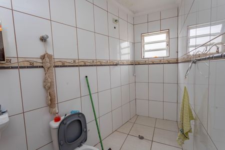 Casa à venda com 330m², 5 quartos e 3 vagasBanheiro do quartinho