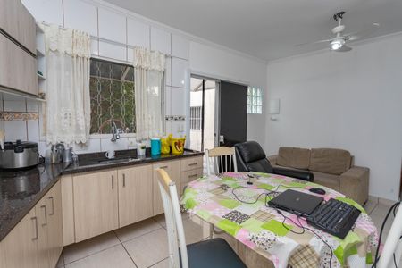 Casa à venda com 330m², 5 quartos e 3 vagasEdícula - sala / cozinha