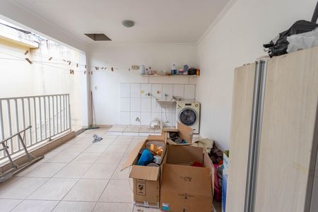 Casa à venda com 330m², 5 quartos e 3 vagasÁrea de lazer e de serviço