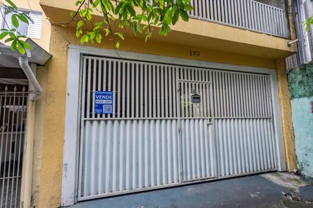 Casa à venda com 330m², 5 quartos e 3 vagasFachada