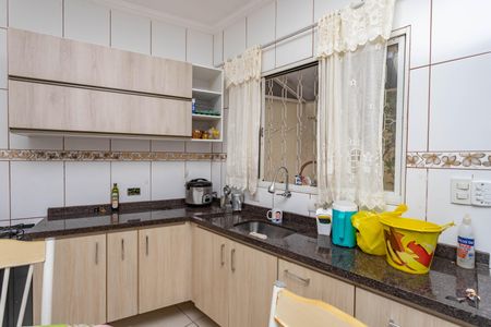 Casa à venda com 330m², 5 quartos e 3 vagasEdícula - sala / cozinha