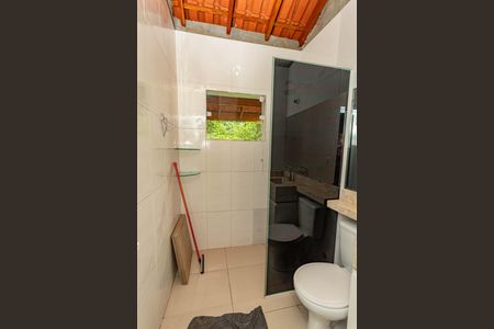 Casa à venda com 330m², 5 quartos e 3 vagasBanheiro da suíte