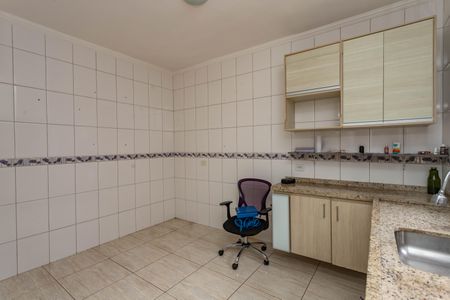 Casa à venda com 330m², 5 quartos e 3 vagasCozinha