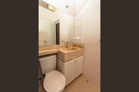 Casa à venda com 330m², 5 quartos e 3 vagasBanheiro da suíte