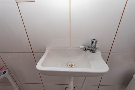 Casa à venda com 330m², 5 quartos e 3 vagasBanheiro do quartinho