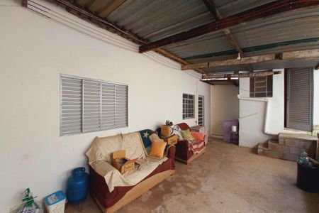 Casa à venda com 90m², 3 quartos e 2 vagasFrente da Edícula