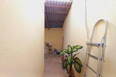 Casa à venda com 90m², 3 quartos e 2 vagasCorredor