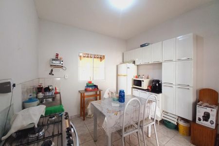 Casa à venda com 90m², 3 quartos e 2 vagasCozinha