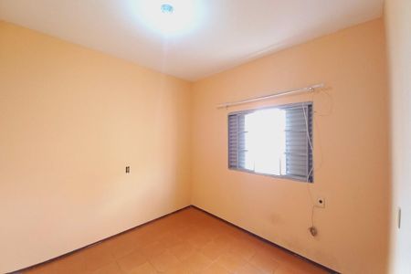 Casa à venda com 90m², 3 quartos e 2 vagasQuarto 3