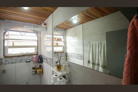 Casa à venda com 300m², 5 quartos e 2 vagas Casa à venda com 300m², 5 quartos e 2 vagasBanheiro (casa 2)