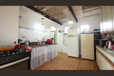 Casa à venda com 300m², 5 quartos e 2 vagas Casa à venda com 300m², 5 quartos e 2 vagasCozinha (casa 2)