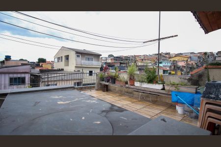 Casa à venda com 300m², 5 quartos e 2 vagas Casa à venda com 300m², 5 quartos e 2 vagasVaranda