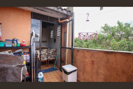 Casa à venda com 300m², 5 quartos e 2 vagas Casa à venda com 300m², 5 quartos e 2 vagasÁrea de Serviço (casa 2)