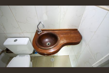 Casa à venda com 300m², 5 quartos e 2 vagas Casa à venda com 300m², 5 quartos e 2 vagasBanheiro de Serviço