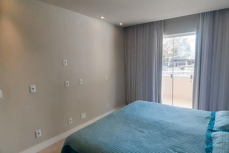 Casa à venda com 273m², 4 quartos e 5 vagas Casa à venda com 273m², 4 quartos e 5 vagasSuíte